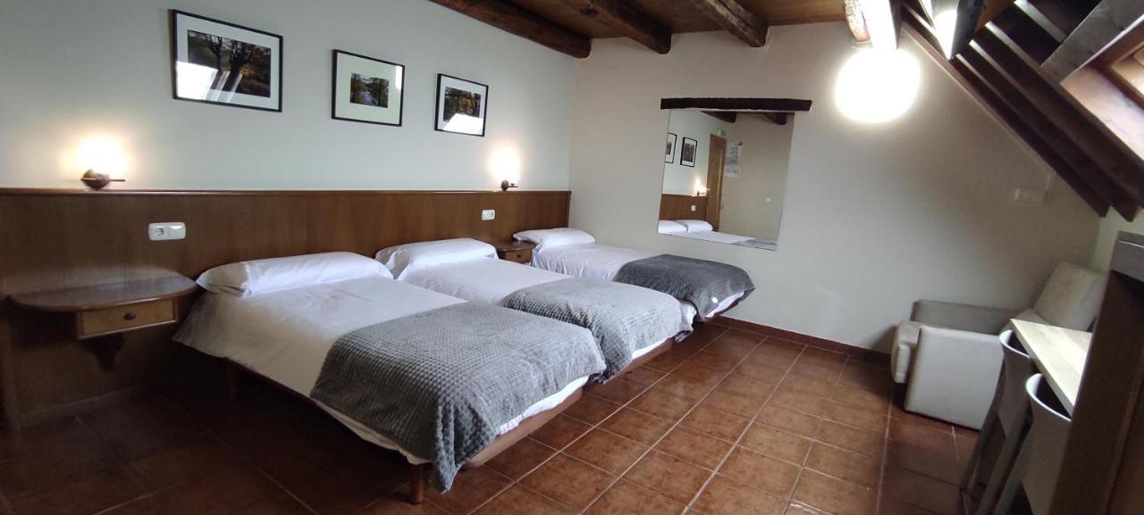 Hostal Mendilatz Orbaiceta Buitenkant foto
