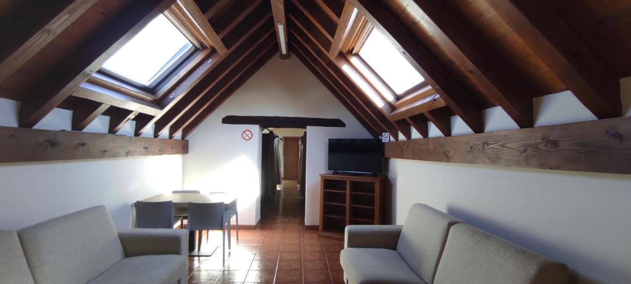 Hostal Mendilatz Orbaiceta Buitenkant foto