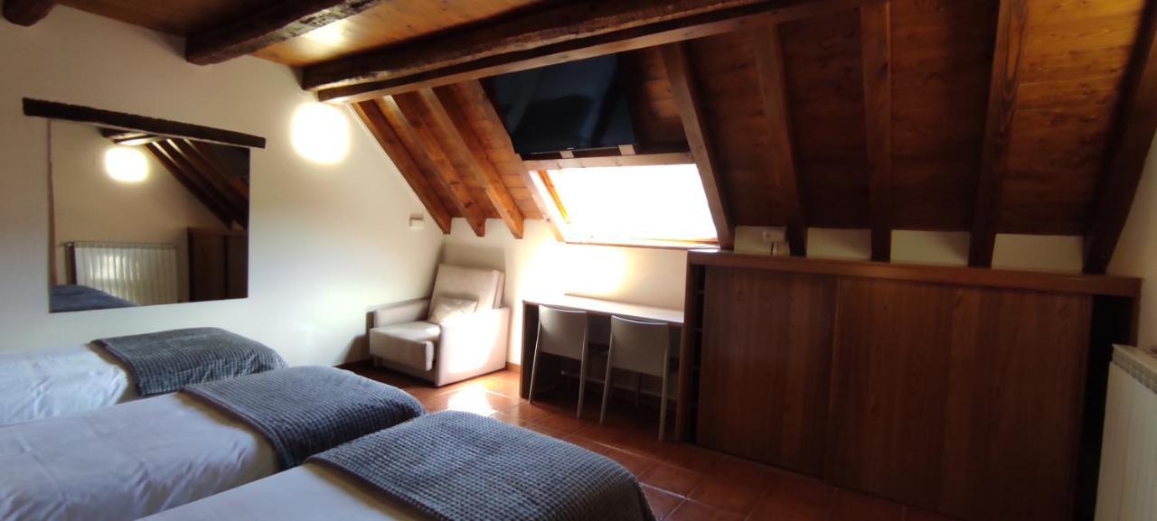 Hostal Mendilatz Orbaiceta Buitenkant foto