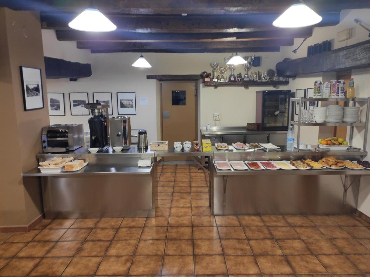 Hostal Mendilatz Orbaiceta Buitenkant foto