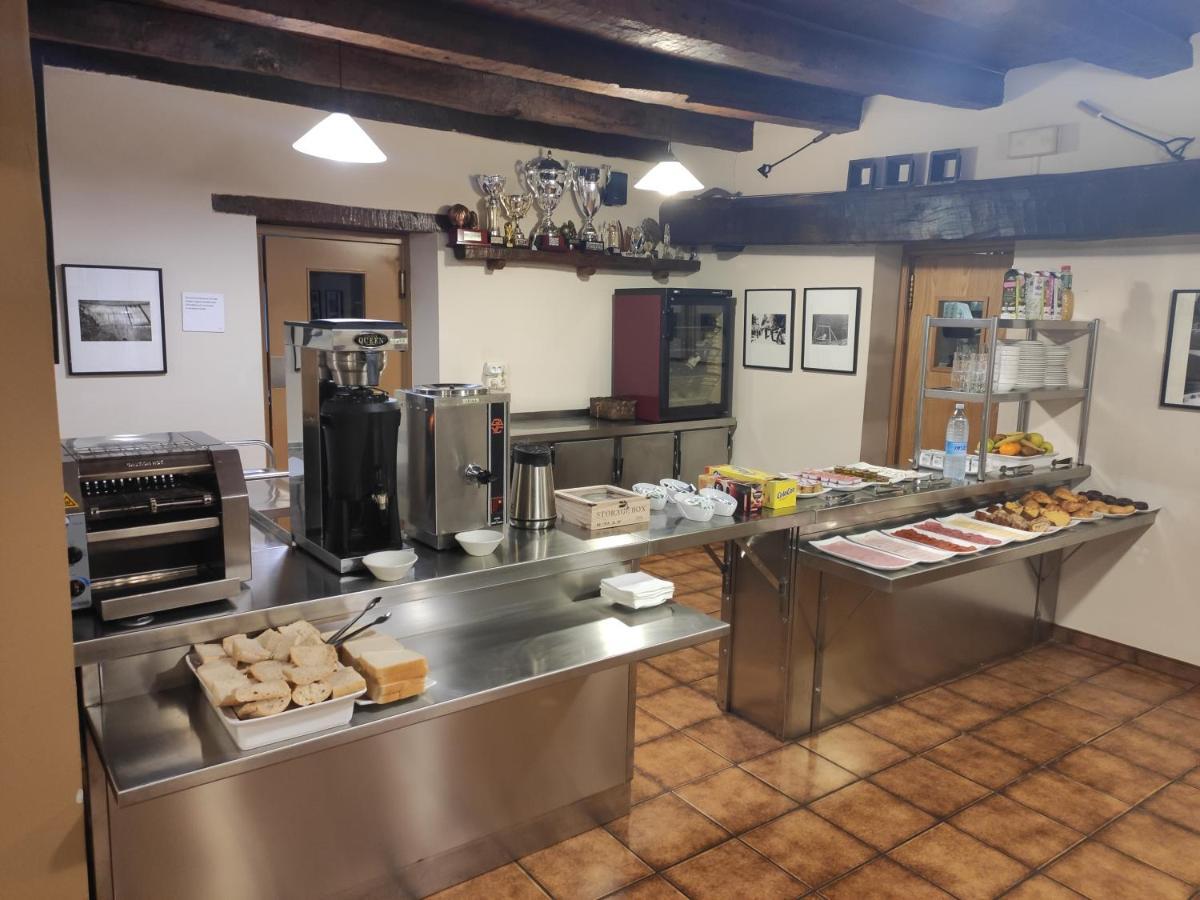 Hostal Mendilatz Orbaiceta Buitenkant foto