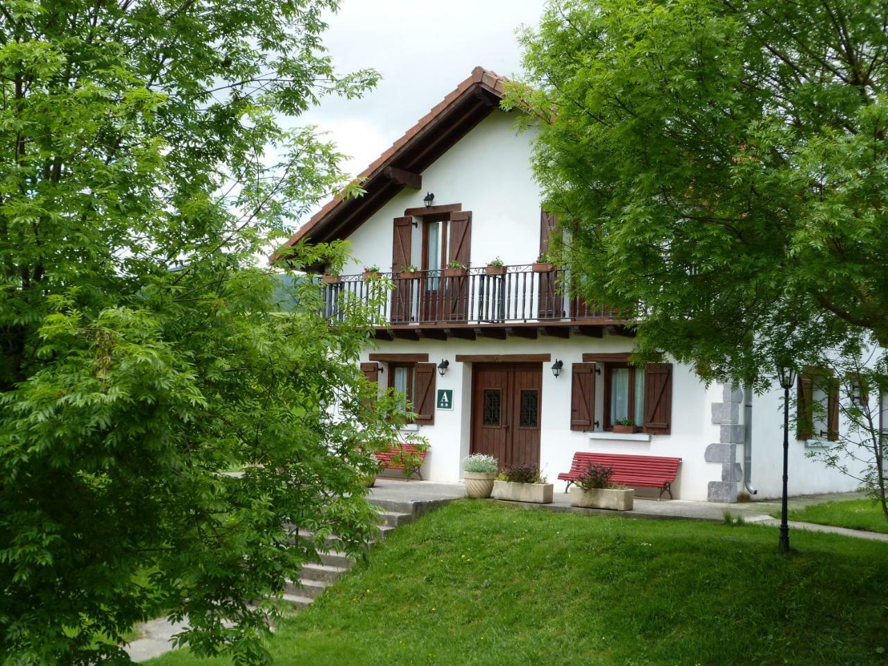 Hostal Mendilatz Orbaiceta Buitenkant foto